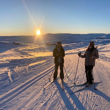Delikat Hytte Omgitt Av Hallingdals Vakre Fjell 알 외부 사진